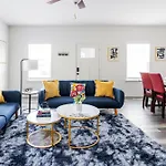 Chic Home 9 Min To Uptown Hot Tub & Private Yard