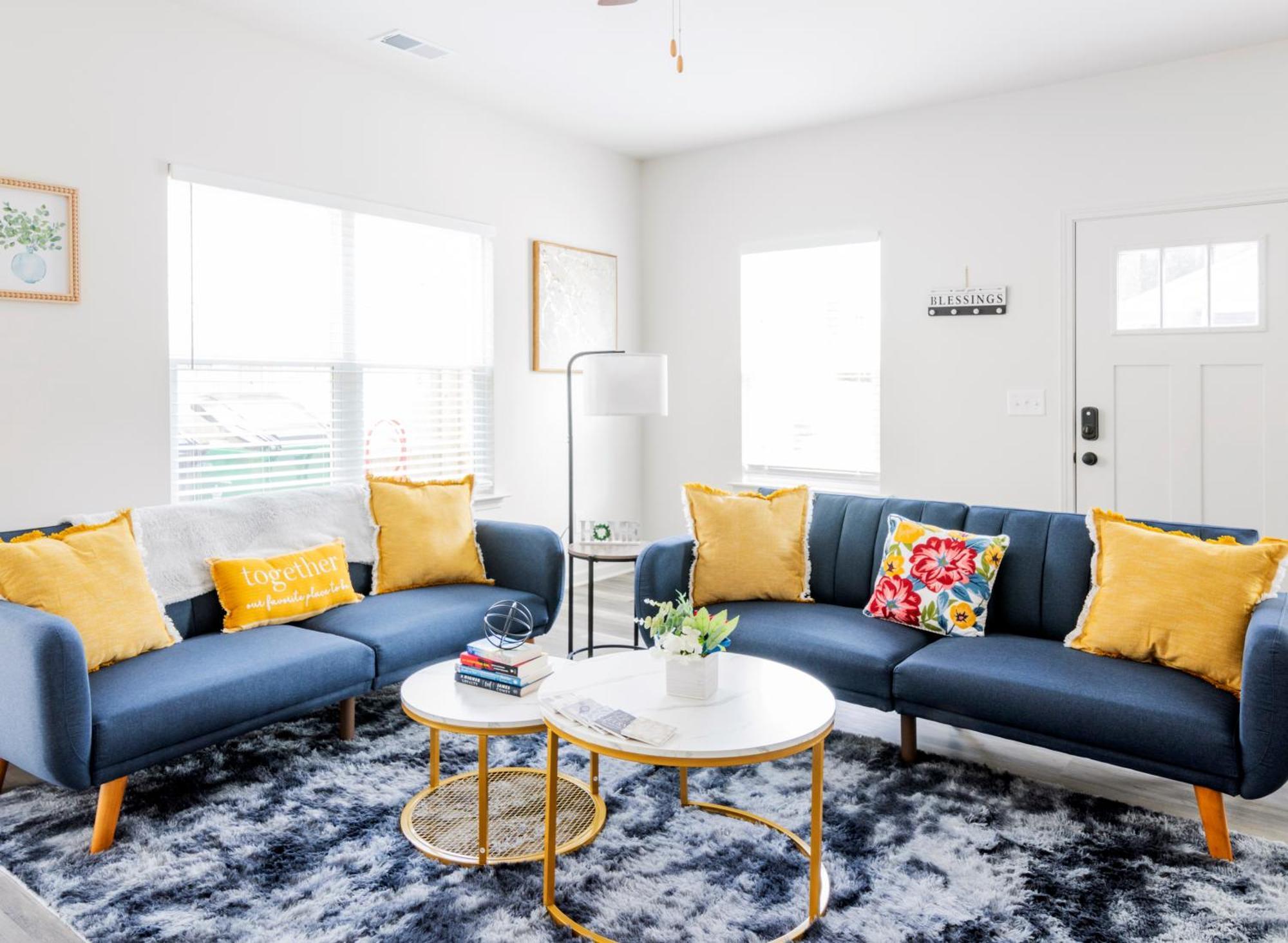 Chic 9 Min To Uptown Hot Tub & Private Yard Holiday home Charlotte
