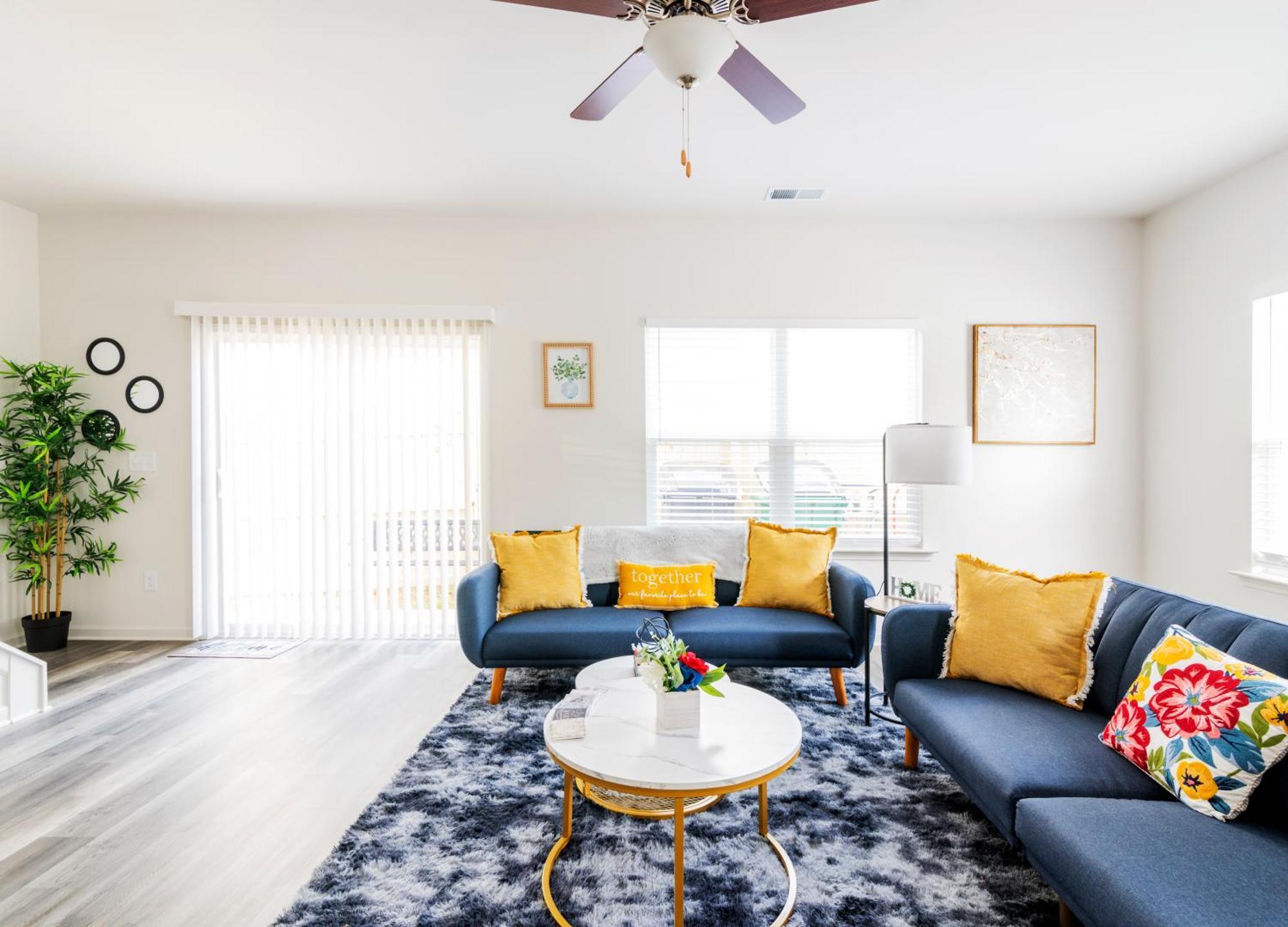 Chic 9 Min To Uptown Hot Tub & Private Yard *