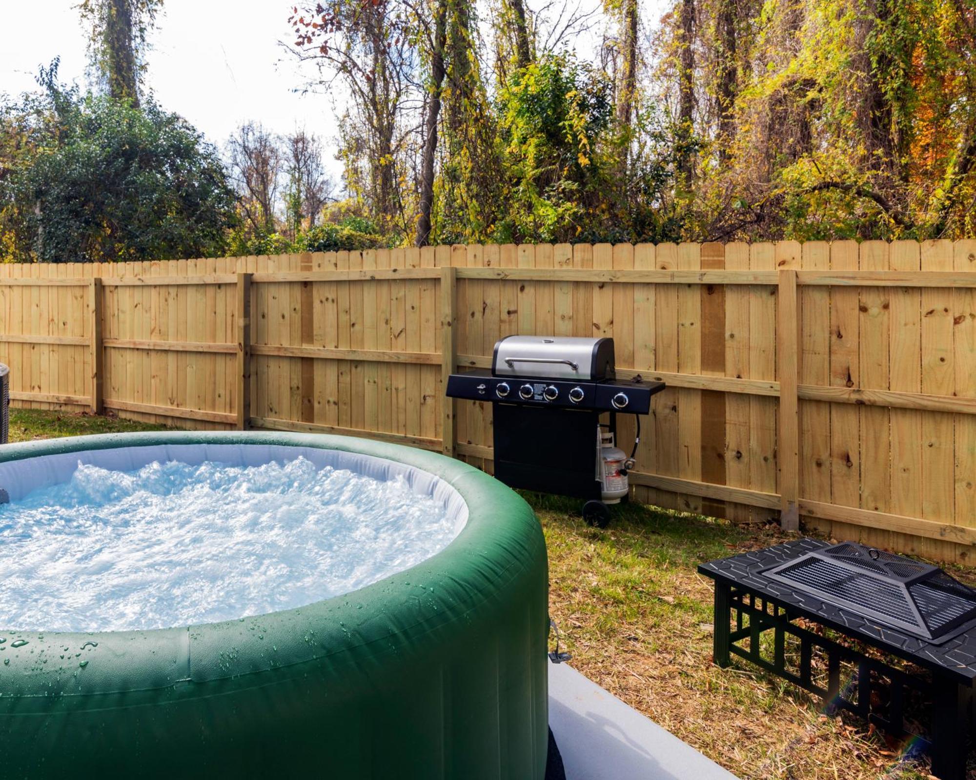 Chic 9 Min To Uptown Hot Tub & Private Yard * Charlotte